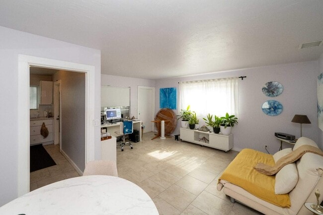 Living Room - 1818 Rodman St Unit 2F