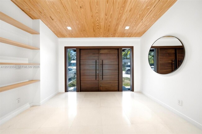 Photo - 120 NE 49th St