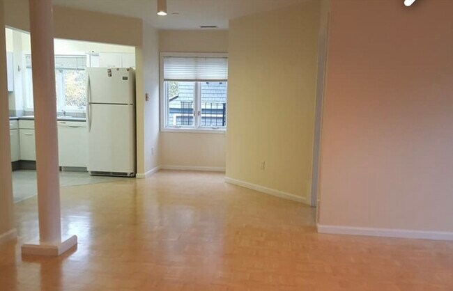 Building Photo - 60 Longwood Ave Unit 2B