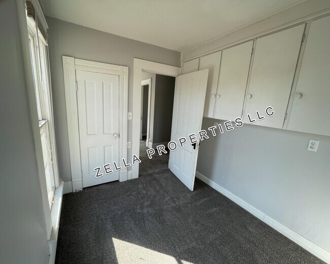 Photo - 407 E Burgess St