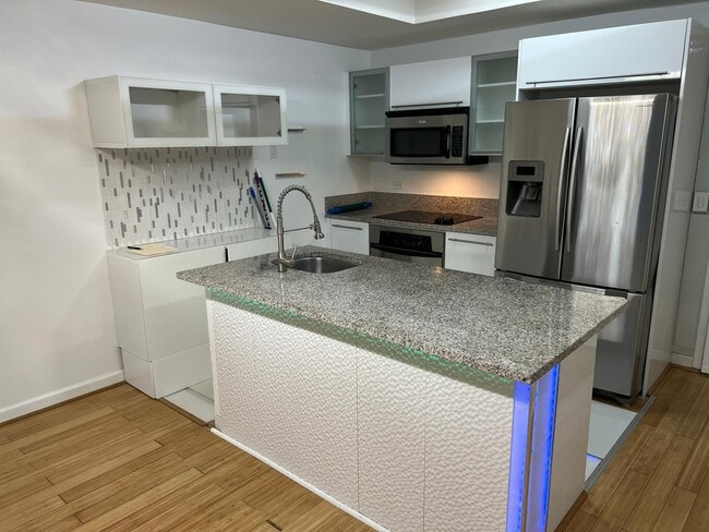 Photo - 888 Biscayne Blvd