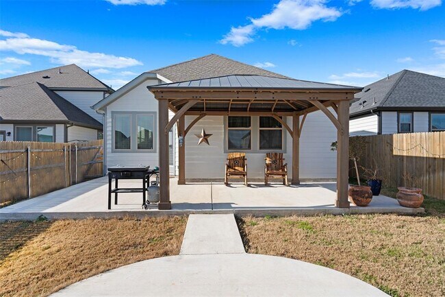 Photo - 172 Gullivers Dr