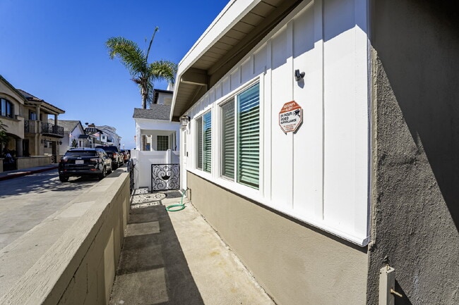 Photo - "Turnkey and Fully Remodeled Beachside Retreat with Cozy Fireplace & Modern Amenities in Newport ...