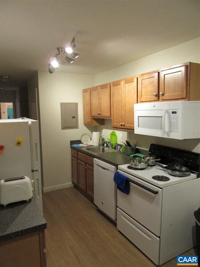 1800 Jefferson Park Ave Condo Unit 17 Condo for Rent in