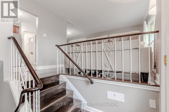 Photo - 12 Murellen Crescent