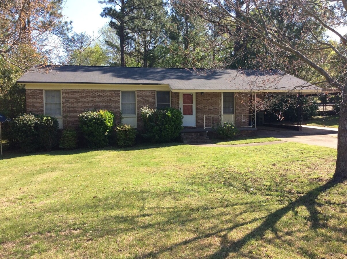Fully Renovated 3BR/2BA Brick Ranch - Fully Renovated 3BR/2BA Brick Ranch