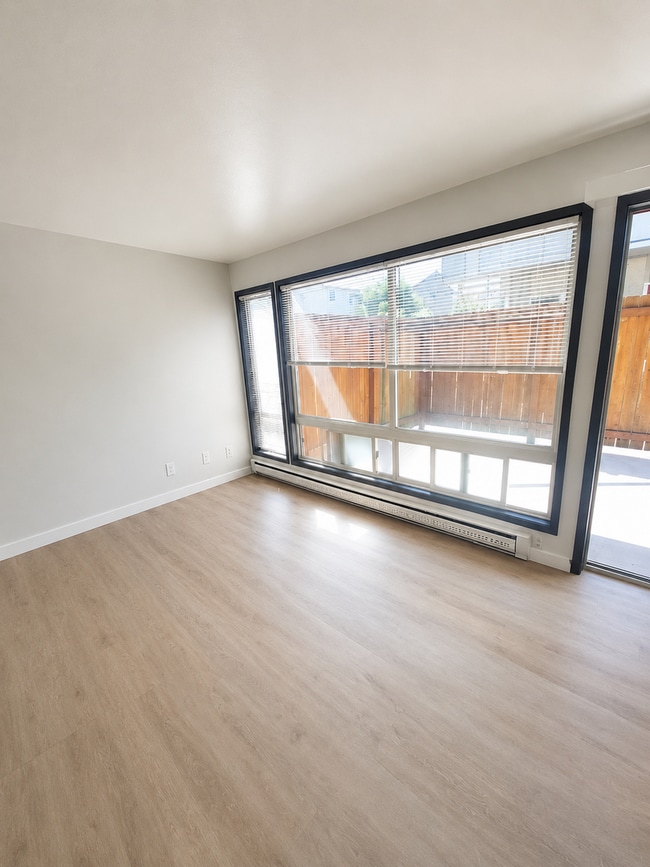 921 N 96th St Unit 14
