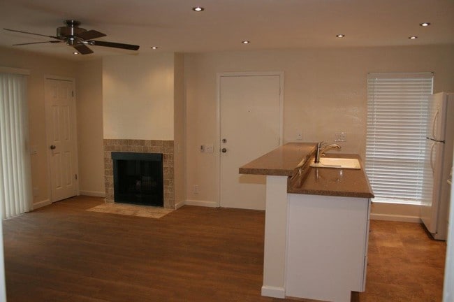 Photo - 2845 S Fairview St Unit G