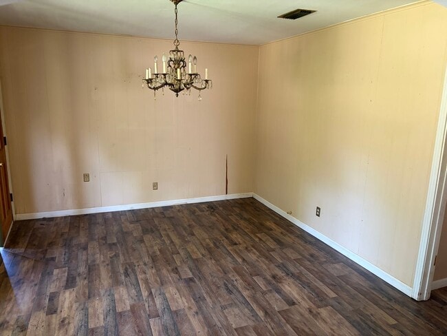 Photo - Huge 4 Bedroom Home