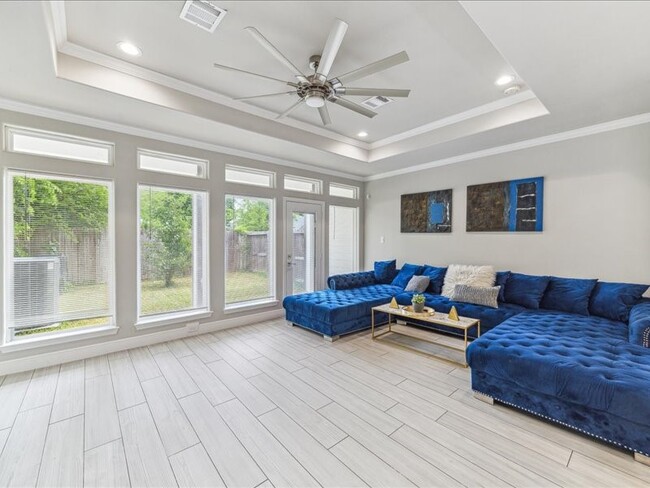 Photo - 4713 New Orleans St