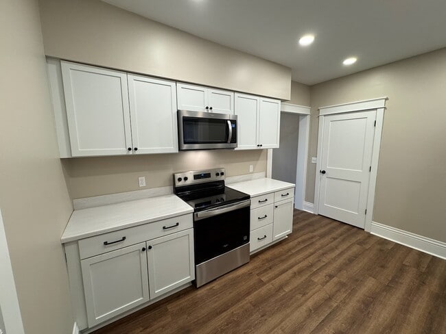 Photo - 1026 W 7th St