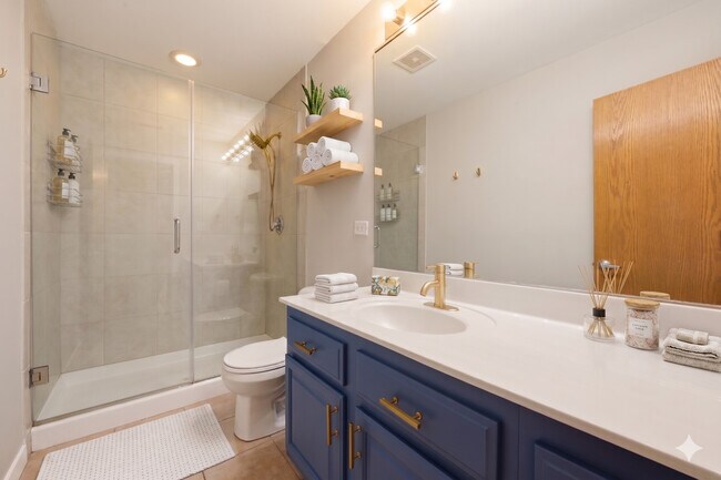 Photo - 1610 W Fullerton Ave