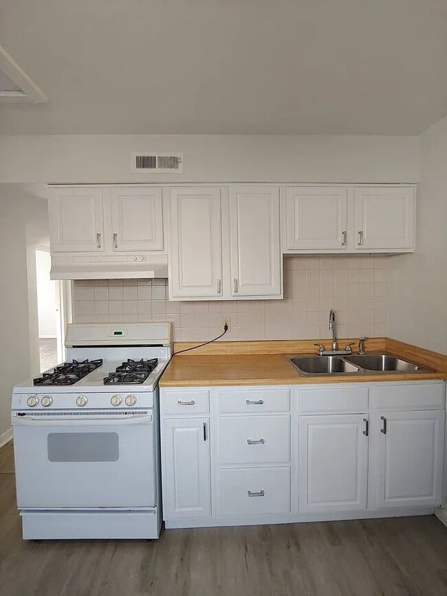 Photo - 1506 Kitch St