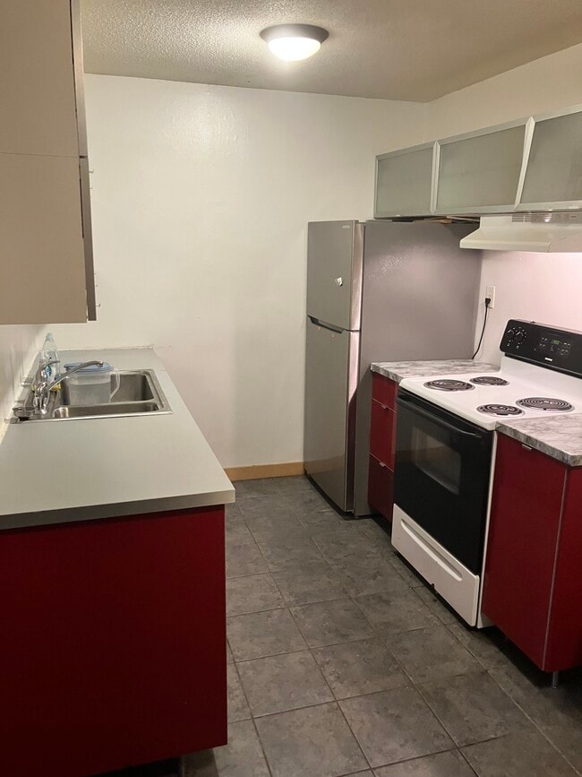 Kitchen - 6007 W Broadway Ave Unit Hidden Park Condo