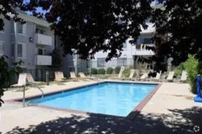 Building Photo - Beautiful 2 Bedroom, 2 Bath Condominium in...