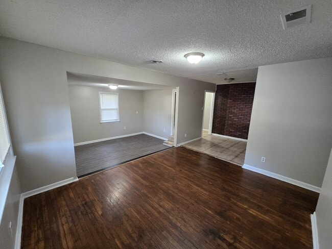Photo - 3906 Hammett Dr
