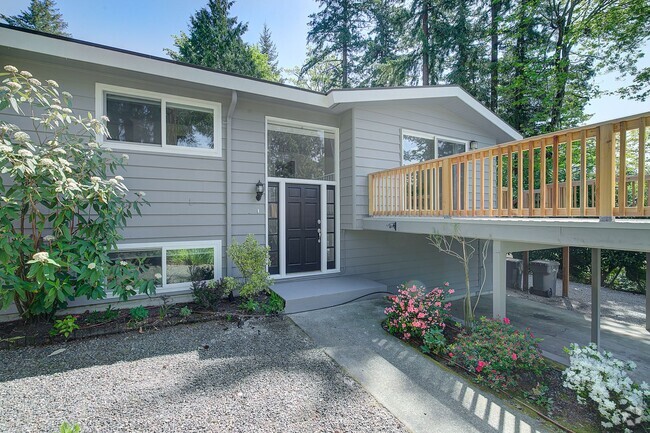 Building Photo - 5Bd/2.25Ba Kirkland Apartment