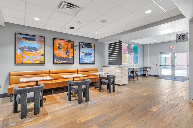 Lobby area 4 - 12 North