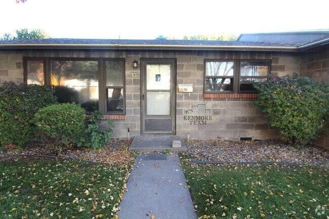 Building Photo - 8 N Palouse St Rental