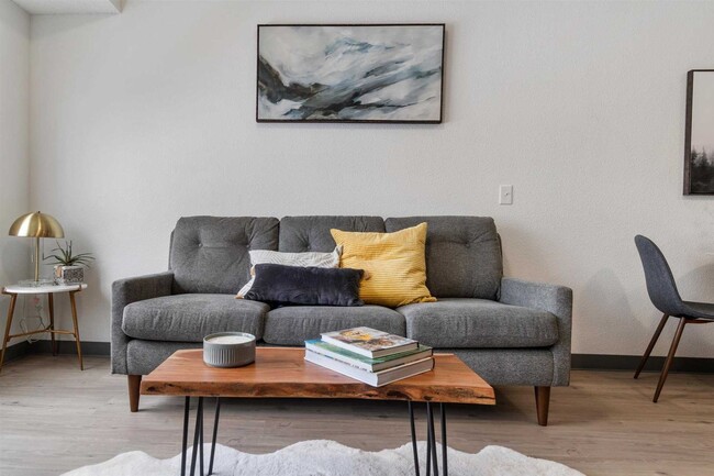 Photo - Cloud on Fifth