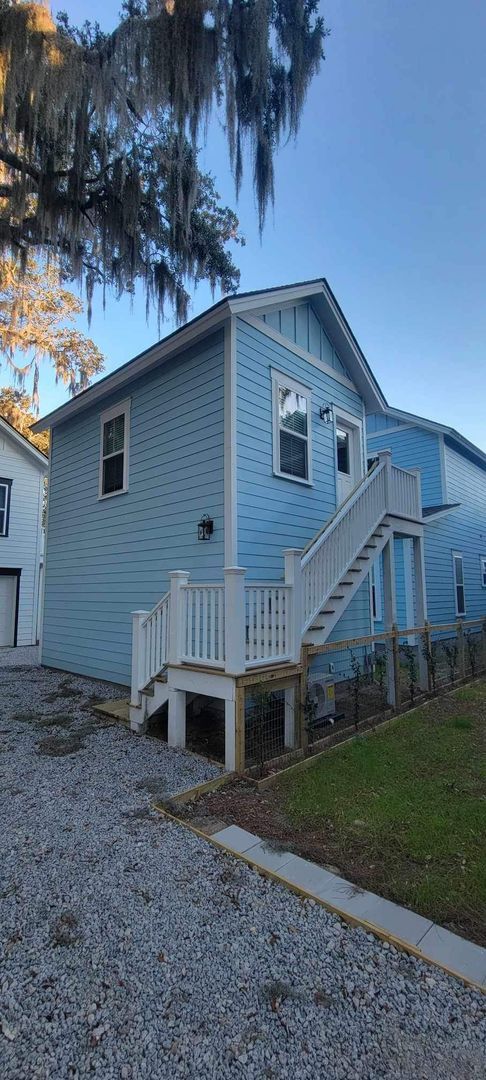 Building Photo - Cozy Studio Available Rental