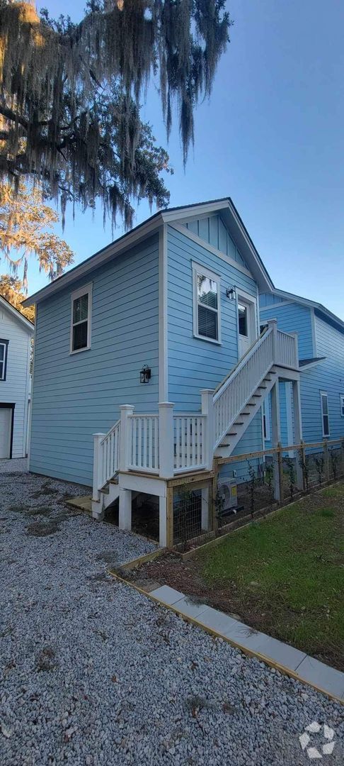 Building Photo - Cozy Studio Available Rental