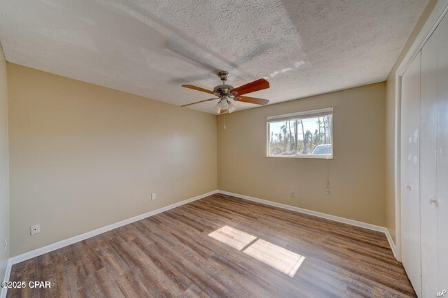 Photo - 706 W 26th St