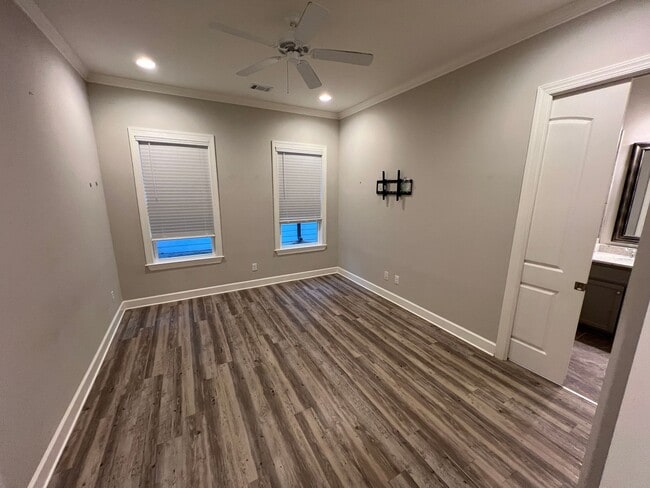 Photo - Luxury 3BR/3.5BA Townhome w/ 2-Car Garage in Gated Community