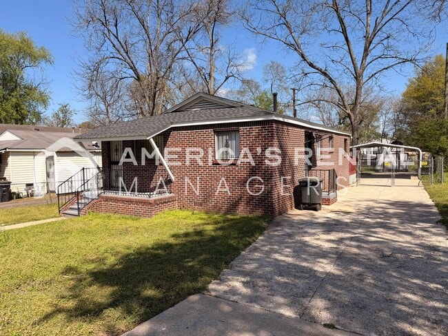 Photo - Updated Home for Rent in Birmingham, AL - Just minutes from Oxmoor Road!