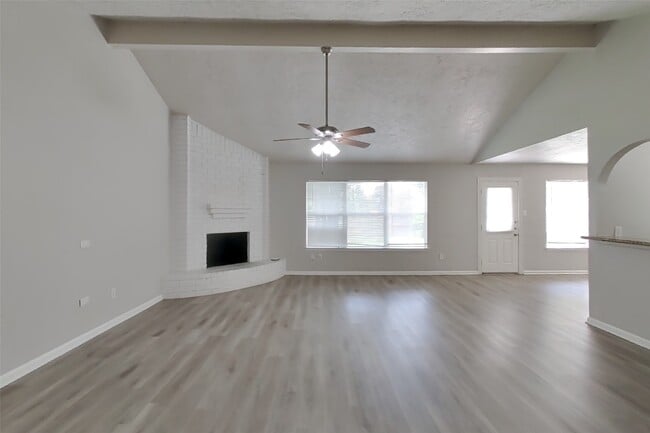 Photo - 1391 Tenderden Dr