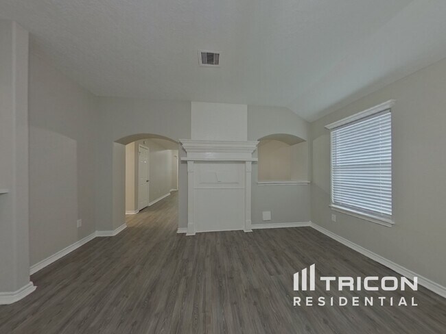 Photo - 729 Forest Ln Dr