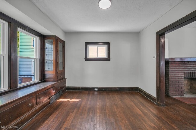 Photo - 8505 Bancroft Ave