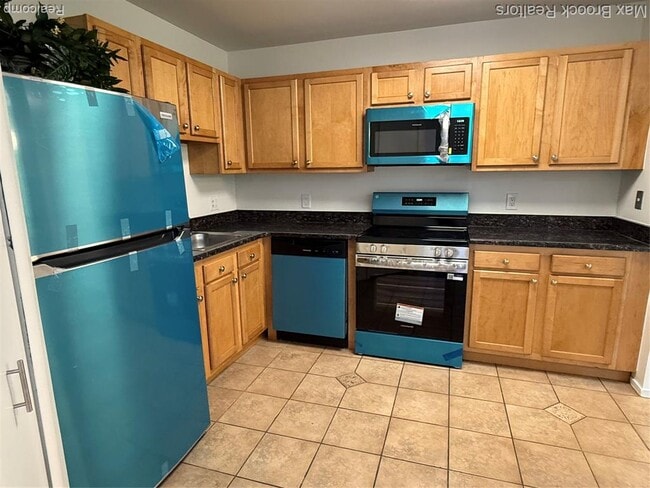 Photo - 6560 Ridgefield Cir Unit 104