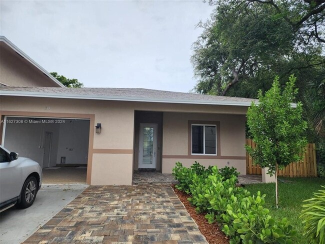Building Photo - 218 SW 1st Ave Rental