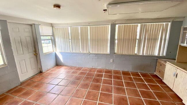 Photo - 1423 McCoy Rd