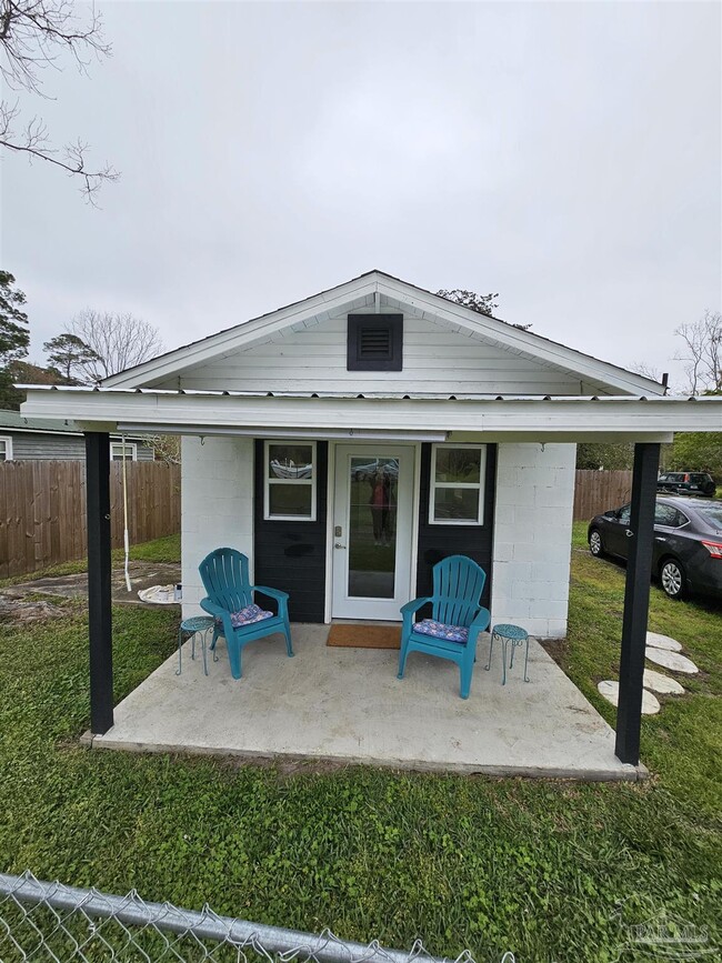 Building Photo - 9775 N Loop Rd Rental