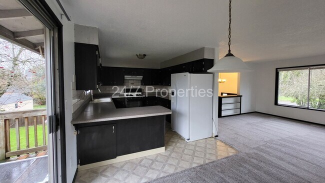 Photo - 3BD I 2BA Home w/ Large Yard - Beaverton!