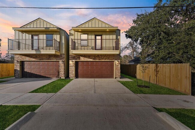 Photo - 2306 Wavell St House