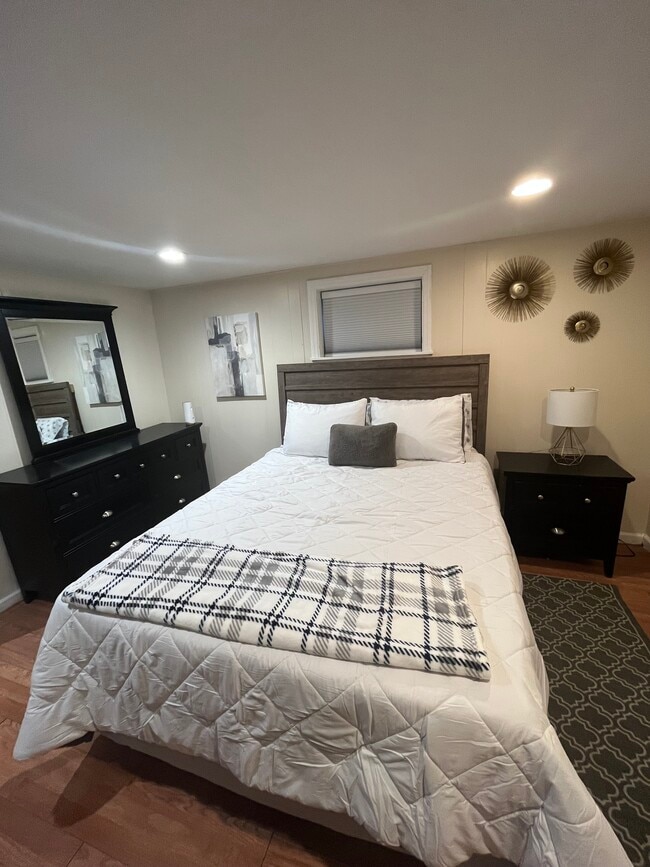 Building Photo - 6377 Aspen Way Unit A