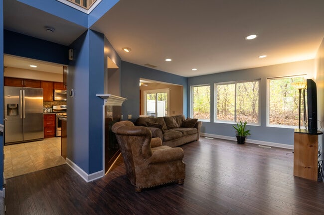 Photo - 108 Locksley Dr