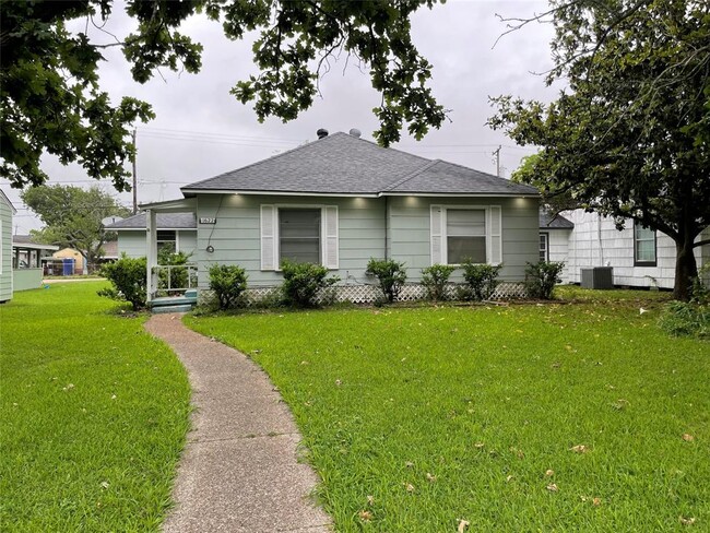 Photo - 1622 W 8th St Casa