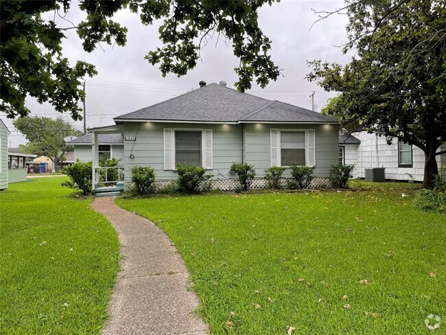 Building Photo - 1622 W 8th St Rental