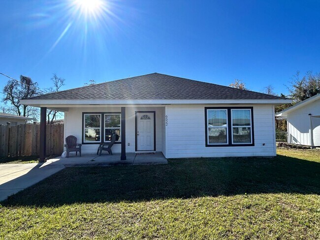 Photo - 6522 Olokee St