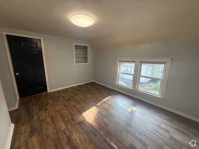 Building Photo - 303 Courtland St Unit 3 Rental