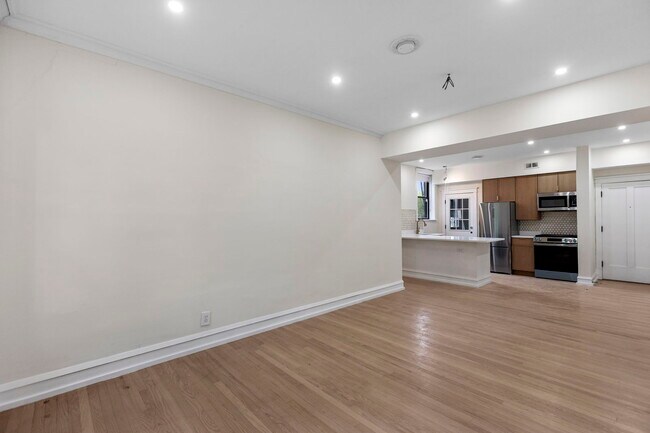 Photo - 4636 N Hamilton Ave Condo Unit 1