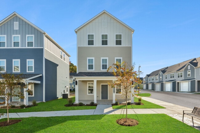 Hamlet Huntersville - Homes & Townhomes for Rent
