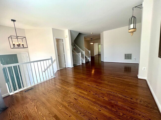 Photo - 206 Connery Terrace SW