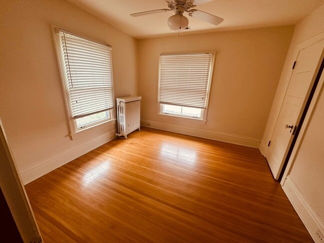 Photo - 113 N Batavia Ave