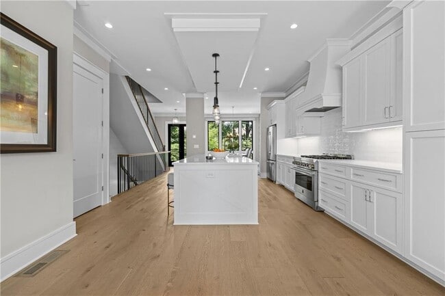 Photo - 1272 Appleden Way