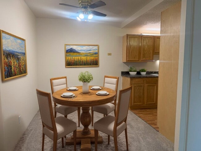 Woodbridge Manor Apartments